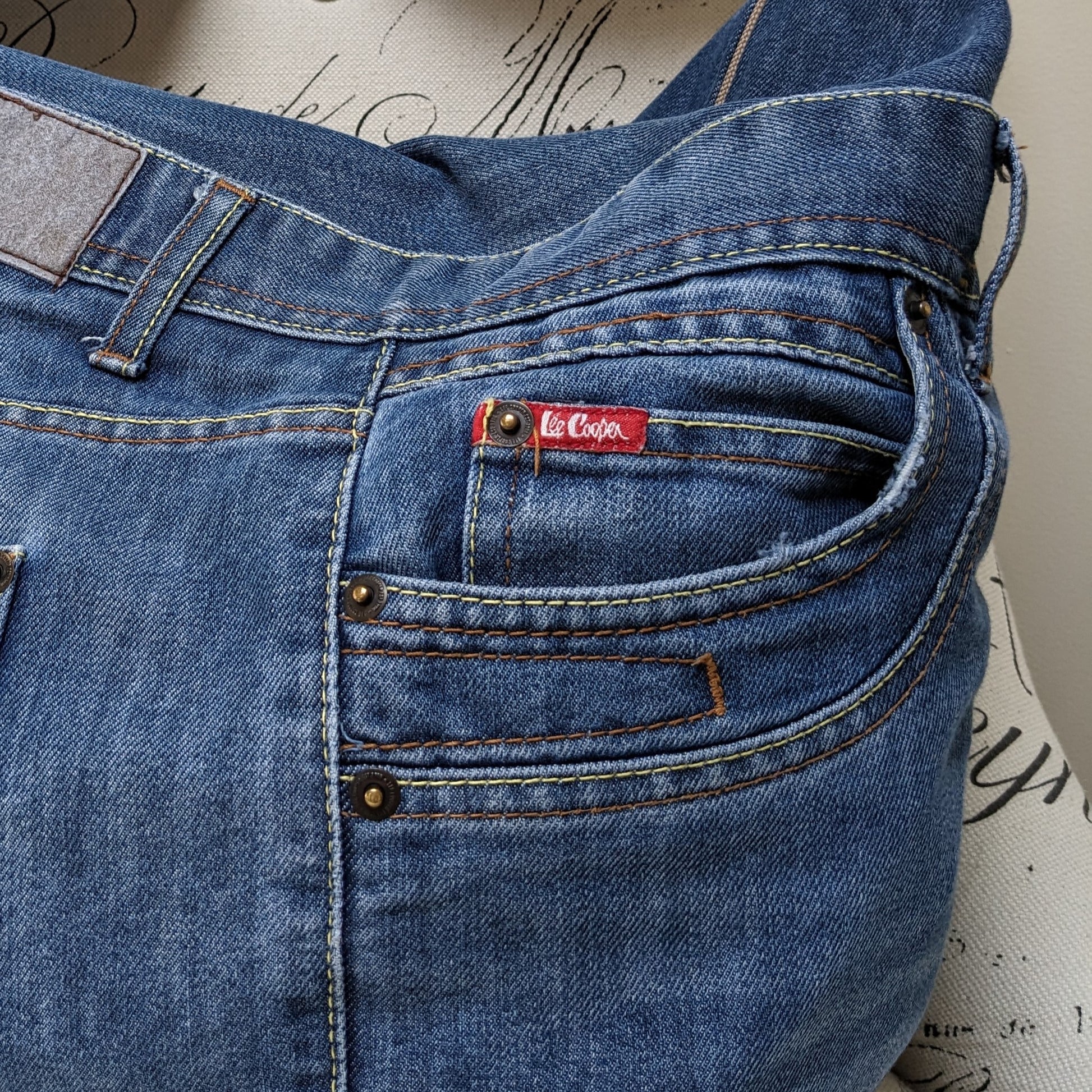 Upcycled-Jeans-Shoulder-Handbag-close-up-lee-cooper-label